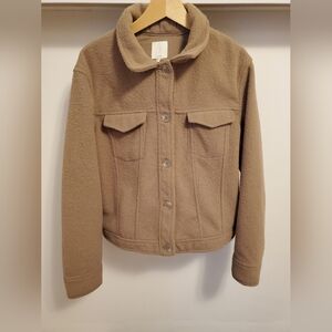Joie Cropped Shacket. Tan / light brown. Size XL. Cozy. Jacket. Fall.